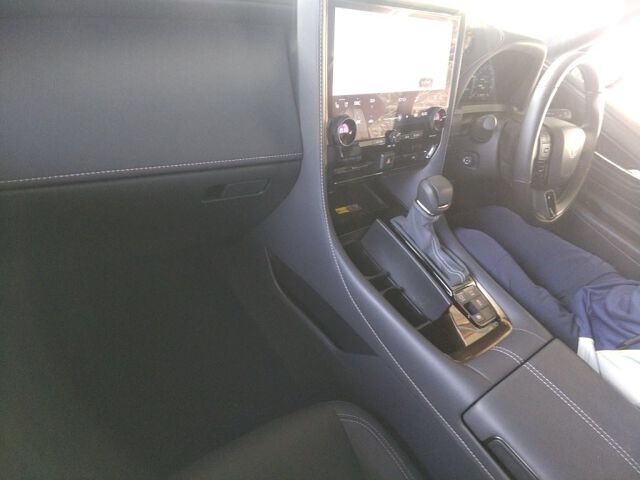 2024 Toyota Alphard Z auction photo 3