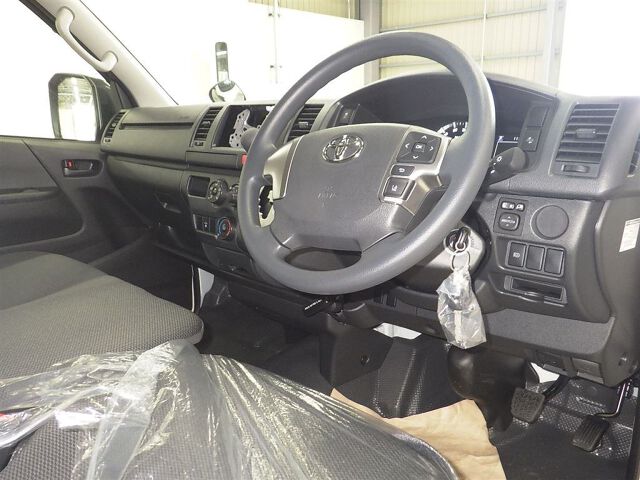 2025 Toyota Hiace ロングDX GLパッケ auction photo 6
