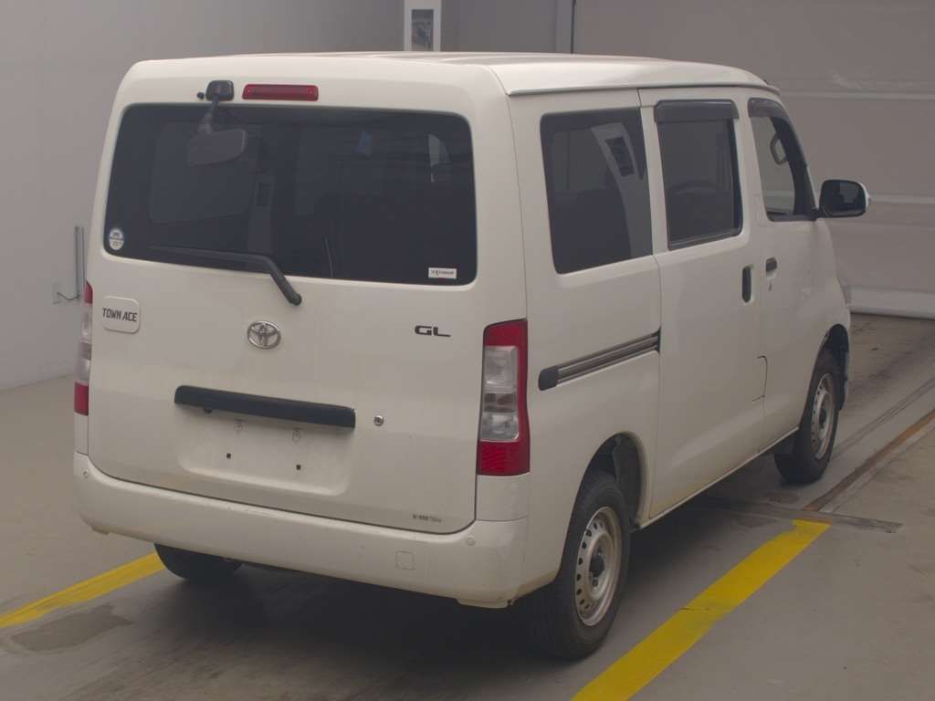 2021 Toyota TownAce Van GL auction photo 2