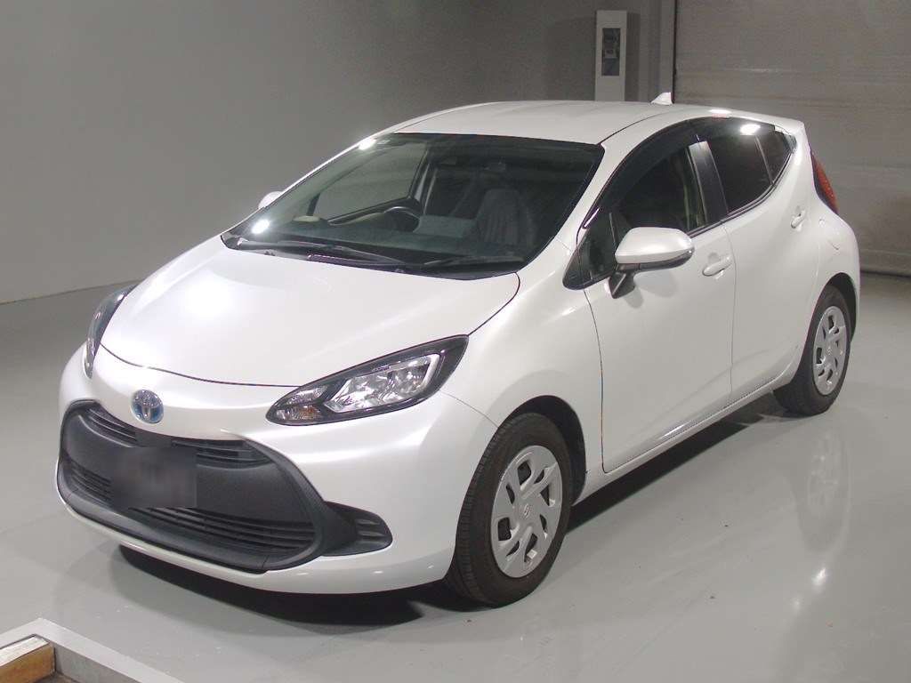 Japan Auction Vehicles 4 2021 Toyota Aqua X auction photo