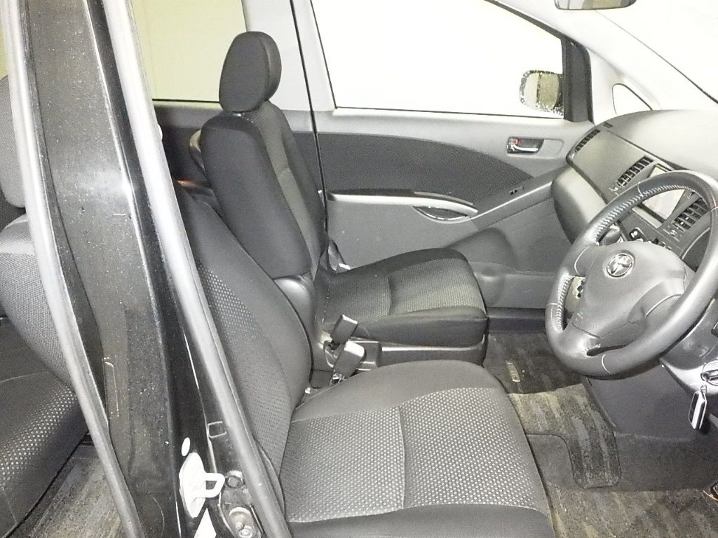 2007 Toyota Isis Platana auction photo 6