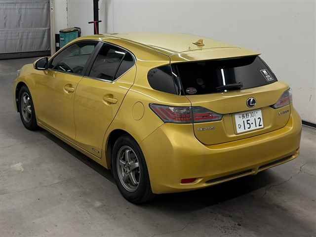 2011 Lexus CT CT200h auction photo 2