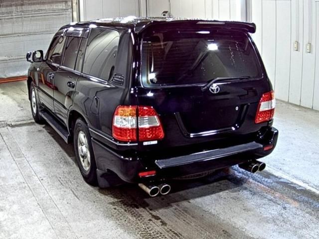 2001 Toyota Land Cruiser 100 VX Limited 4WD auction photo 2