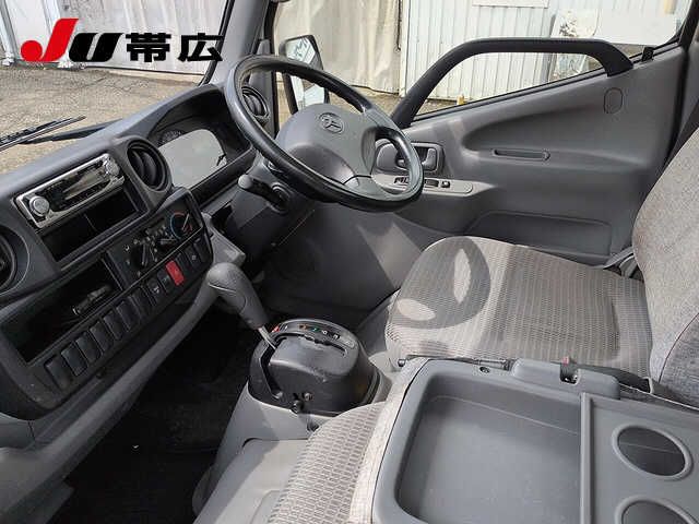 2017 Toyota Toyoace 4WD Full Just Low auction photo 3
