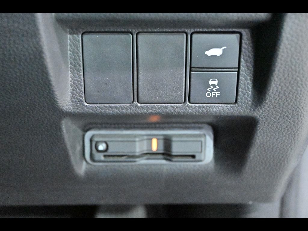 2015 Toyota Corolla Axio 1.5G auction photo 9