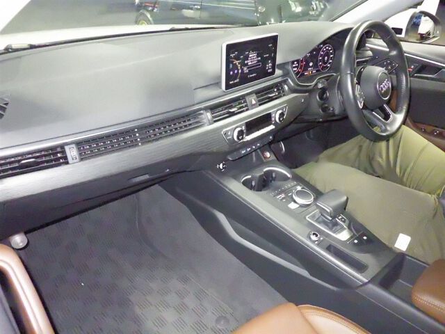2019 Audi A4 35TFSIスポーツ auction photo 3