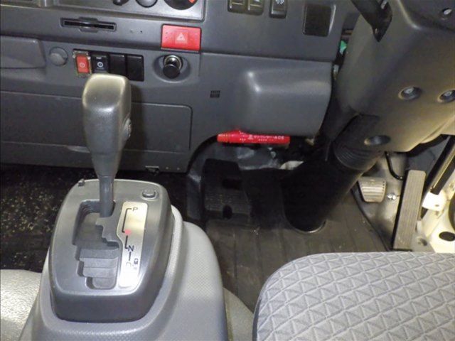 2020 Isuzu Elf Refrigerated and frozen trucks auction photo 8