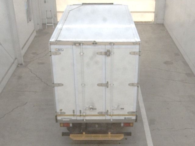 2020 Isuzu Elf Refrigerated and frozen trucks auction photo 3