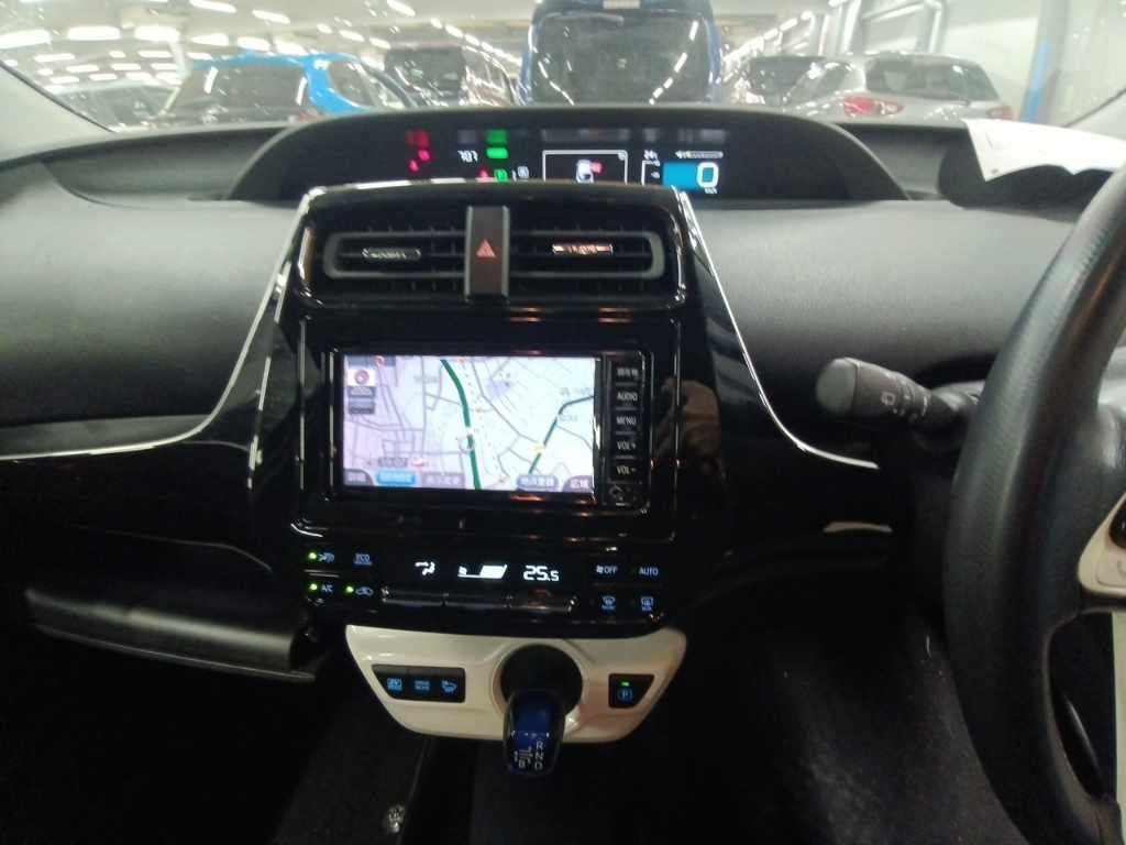 2018 Toyota Prius S auction photo 11
