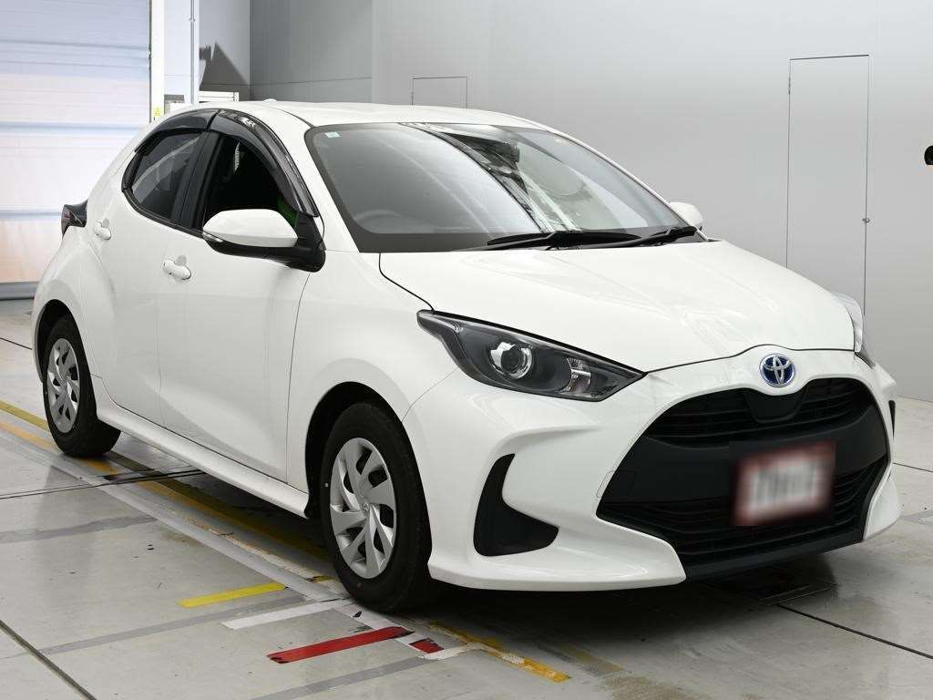 2023 Toyota Yaris ハイブリッドX auction photo 5