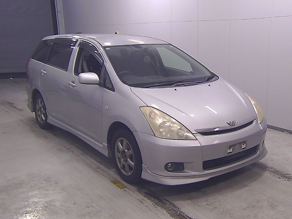 Japan Auction Vehicles 7 2003 Toyota Wish G auction photo