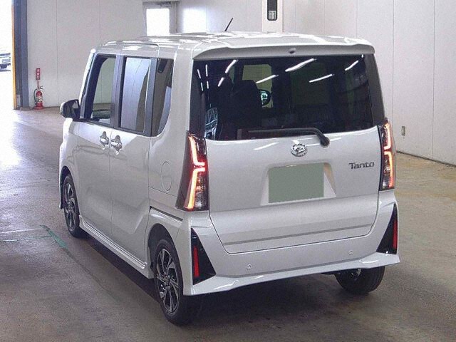 2026 Daihatsu Tanto Custom X Limited auction photo 2