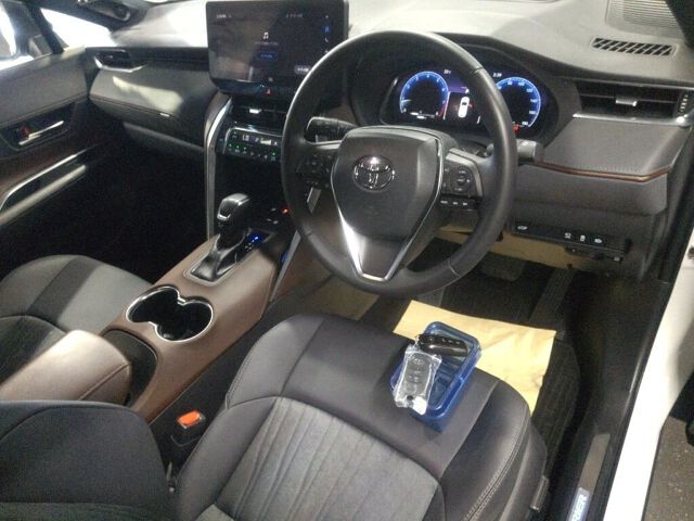 2023 Toyota Harrier Z auction photo 3