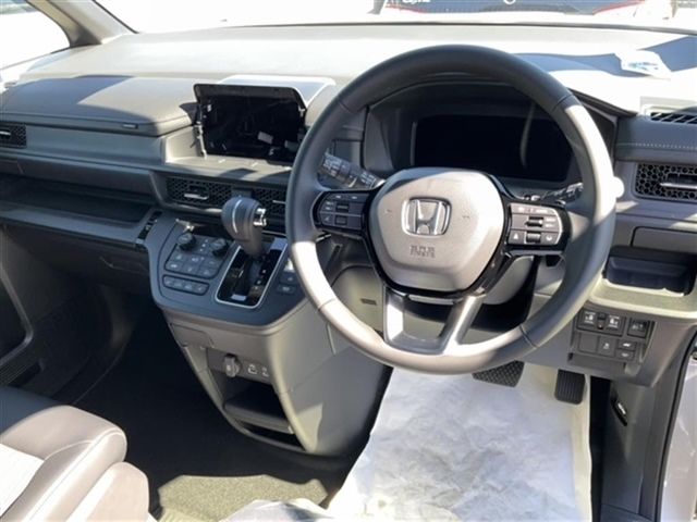 2026 Honda Stepwgn 4WD auction photo 3