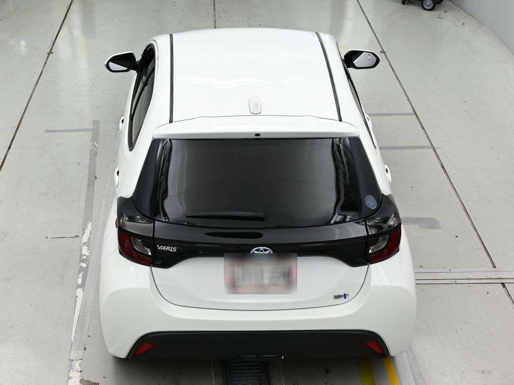 2023 Toyota Yaris ハイブリッドX auction photo 8