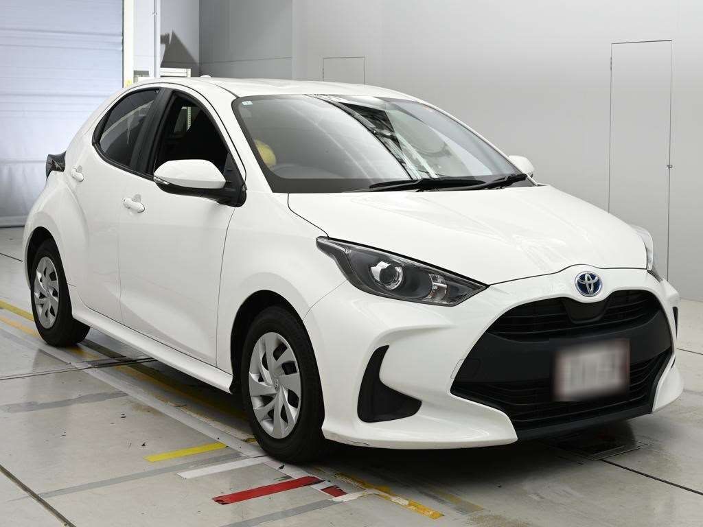 2023 Toyota Yaris ハイブリッドX auction photo 5
