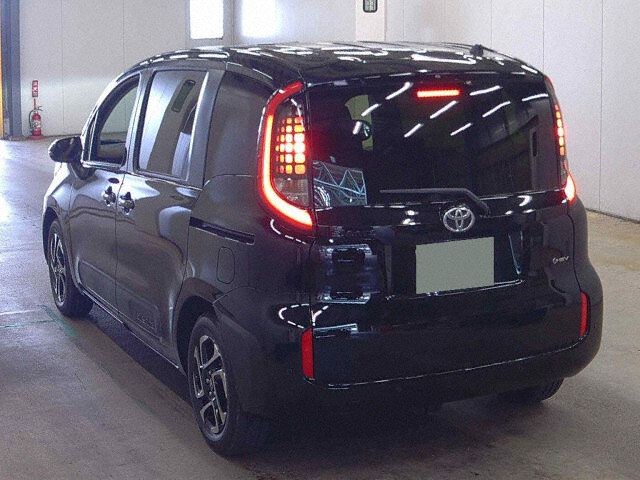 2026 Toyota Sienta ハイブリッドZ auction photo 2