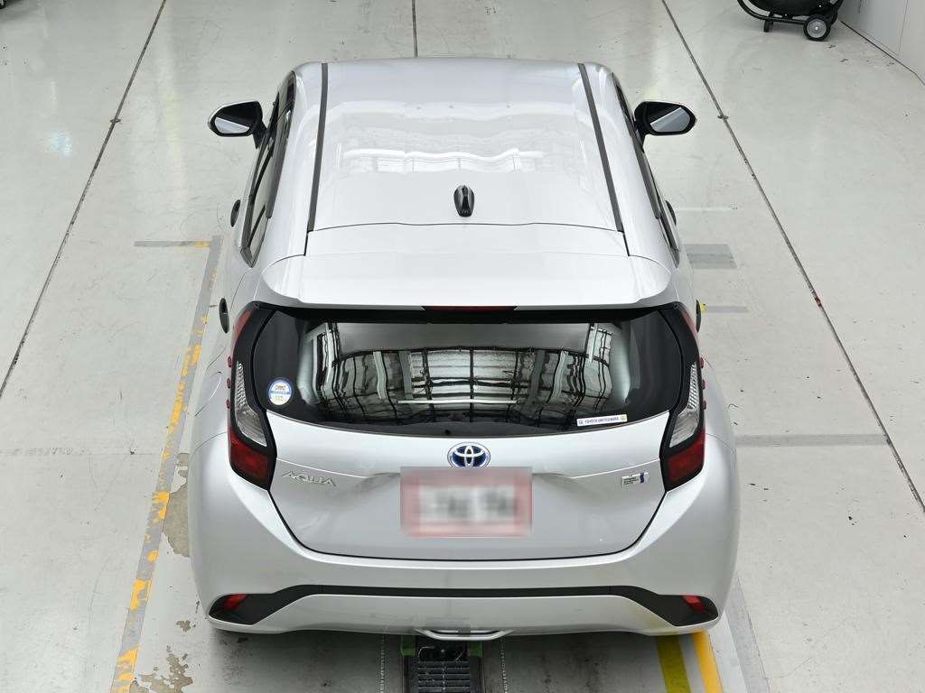 2023 Toyota Aqua B auction photo 8