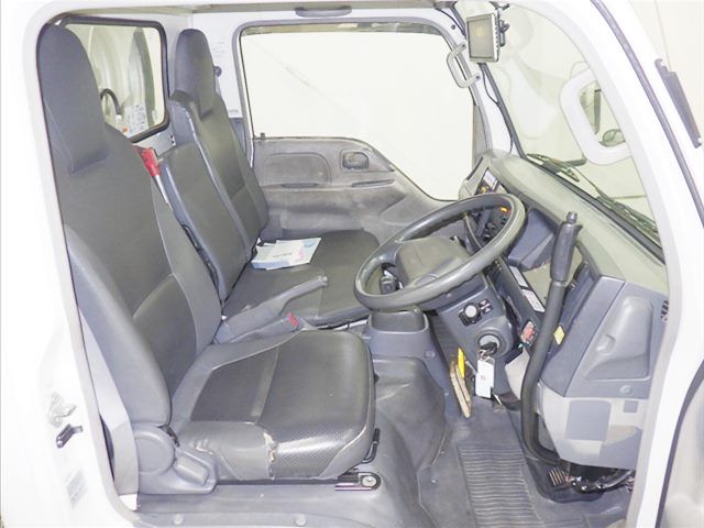 2010 Isuzu Elf dump auction photo 5