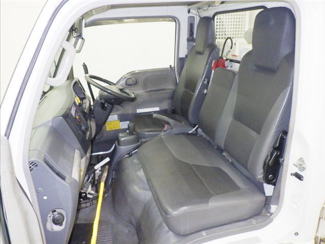 2010 Isuzu Elf dump auction photo 8
