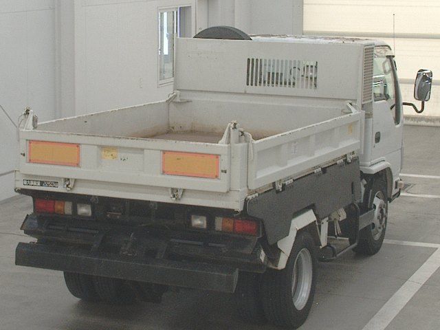 2010 Isuzu Elf dump auction photo 2