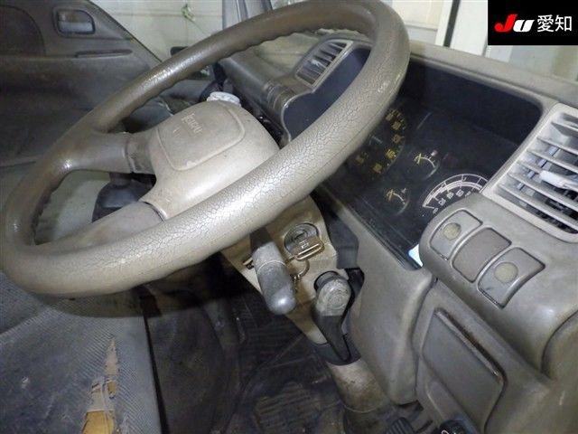 Isuzu エルフ T auction photo 5