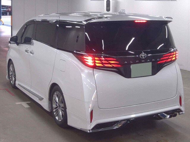 2025 Toyota Alphard Z 4WD auction photo 2
