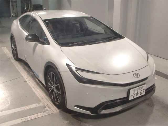 Japan Auction Vehicles 11 2025 Toyota Prius Z auction photo