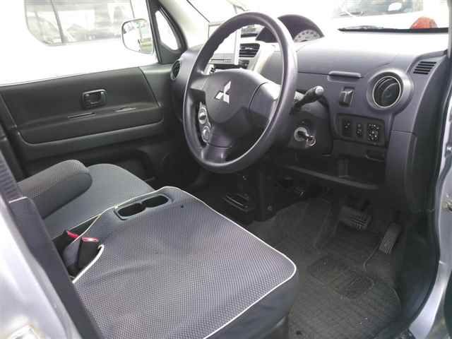 2009 Mitsubishi トッポ 4WD M auction photo 3