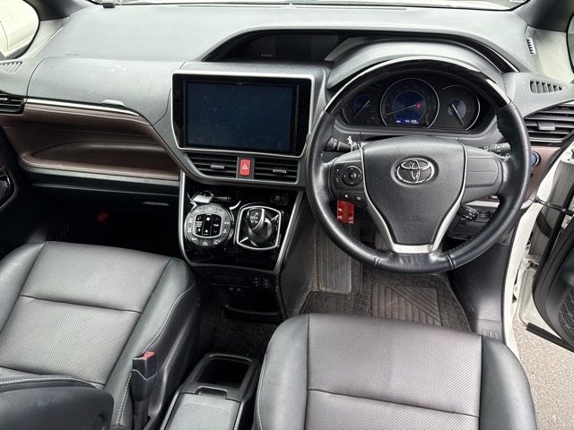 2018 Toyota Esquire GI auction photo 4