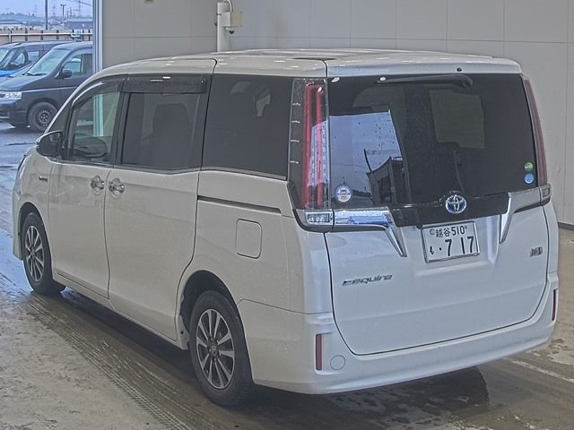 2018 Toyota Esquire GI auction photo 2