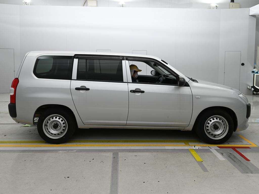 2023 Toyota Probox G auction photo 3