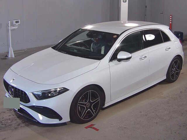2024 Mercedes-Benz A-Class A200D AMG Line auction photo 4
