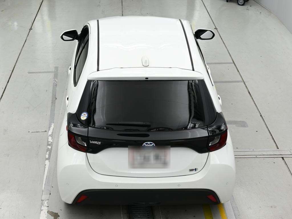 2023 Toyota Yaris ハイブリッドX auction photo 8