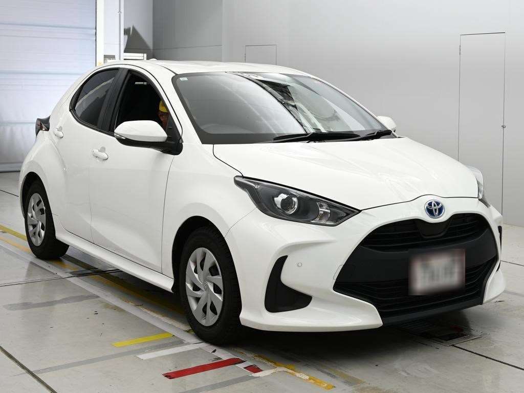 2023 Toyota Yaris ハイブリッドX auction photo 5