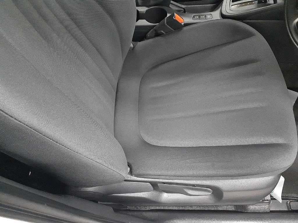 2023 Toyota Yaris ハイブリッドX auction photo 10