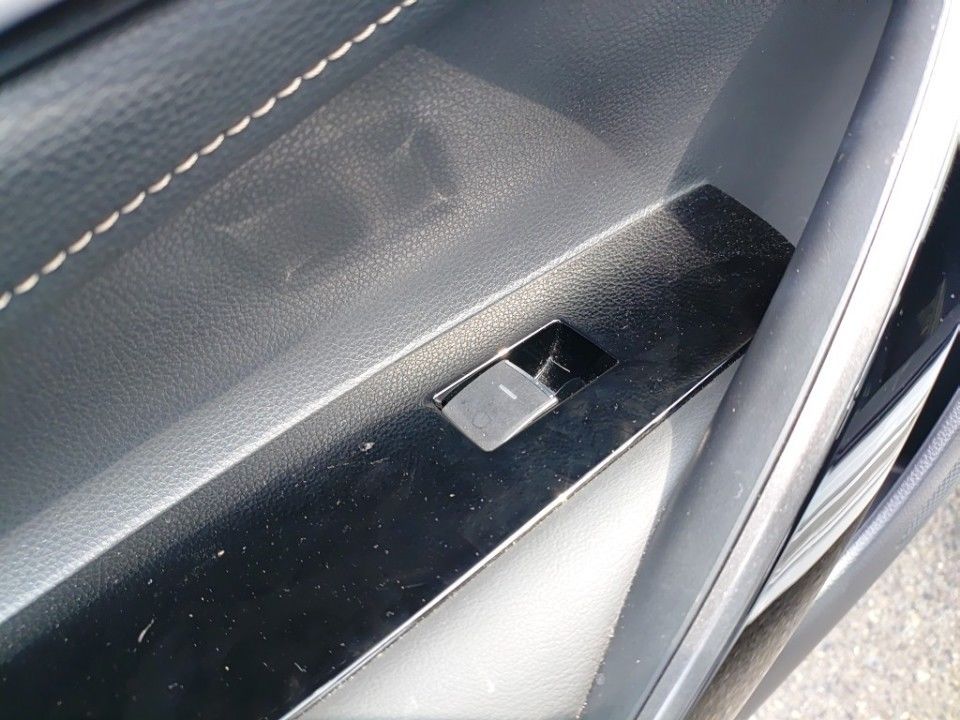 2021 Toyota Corolla auction photo 13