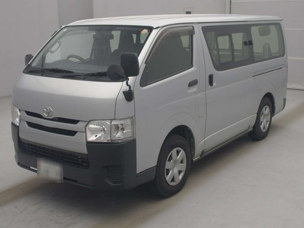2020 Toyota Hiace 4WD Japan auction vehicle