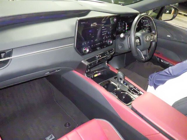 2023 Lexus RX RX500H F Super Four 4WD auction photo 3