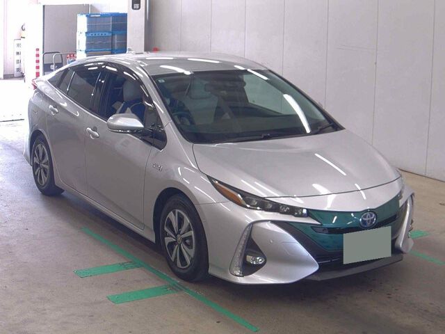 2017 Toyota Prius PHEV Aプレミアム Japan auction vehicle