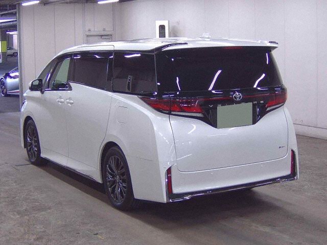 2025 Toyota Vellfire Z Premier auction photo 2