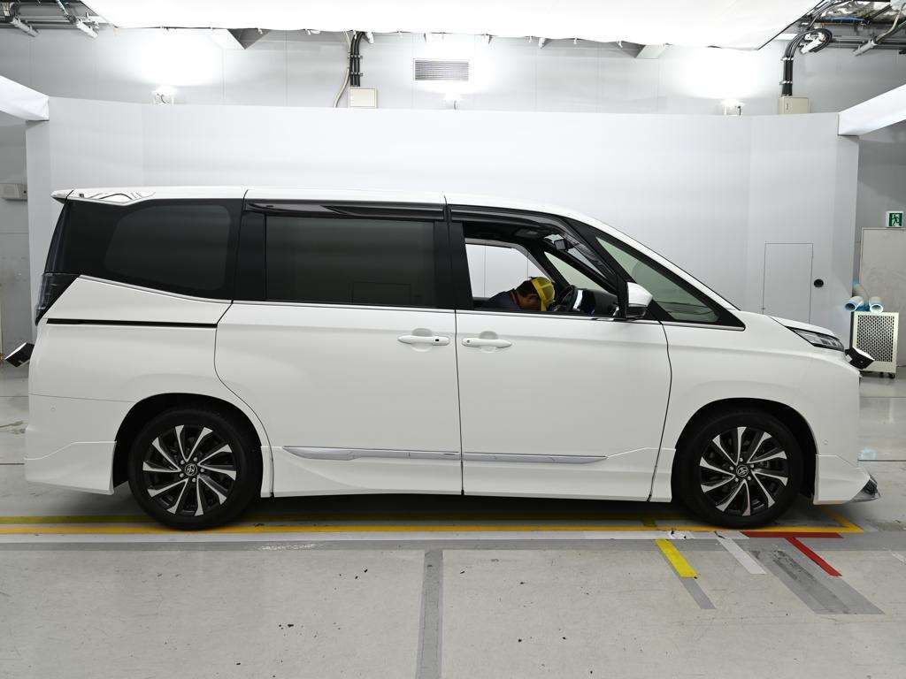 2023 Toyota Voxy ハイブリッドS-Z auction photo 3