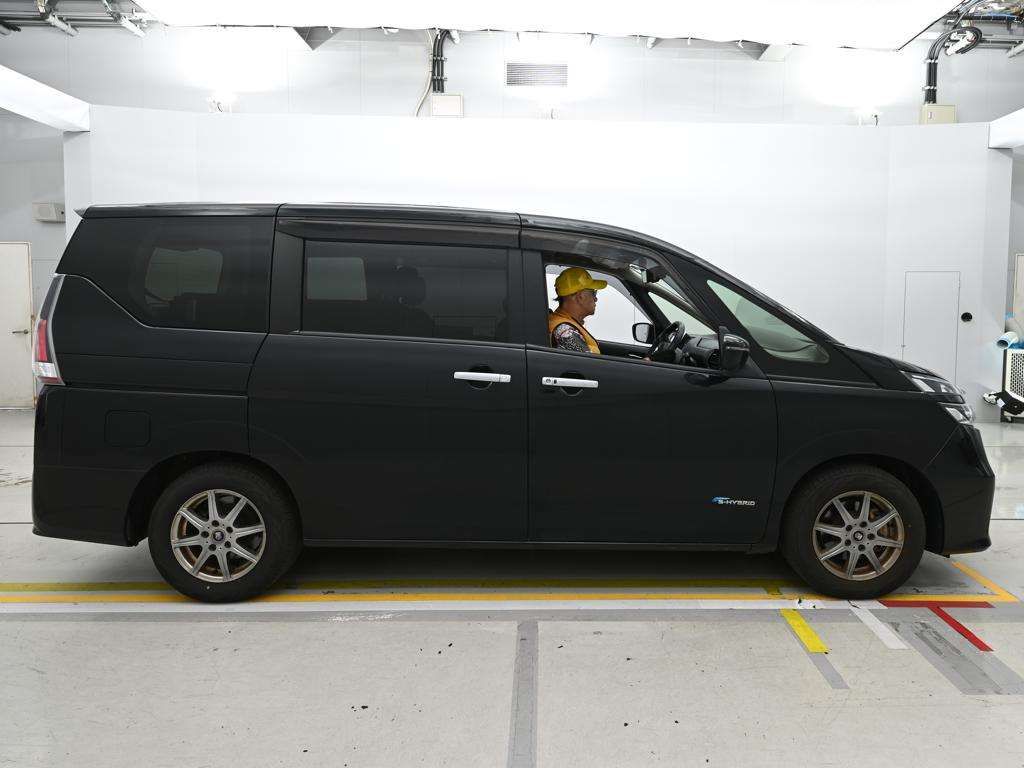 2016 Nissan Serena X auction photo 3