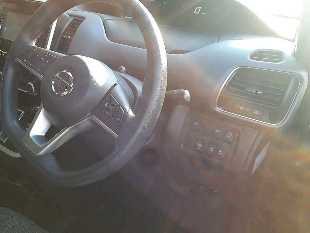 2016 Nissan Serena X auction photo 9
