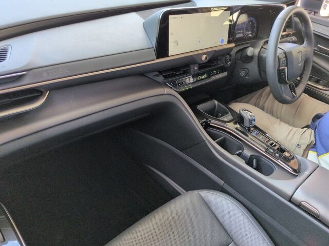 2025 Toyota Crown Sport Sports Z The 70th 4WD auction photo 3