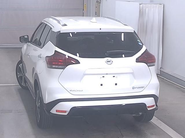 2021 Nissan Kicks X Two-Tone Interior Edition auction photo 2