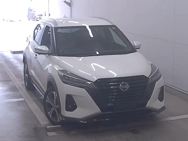 2021 Nissan Kicks X Two-Tone Interior Edition Japan auction vehicle