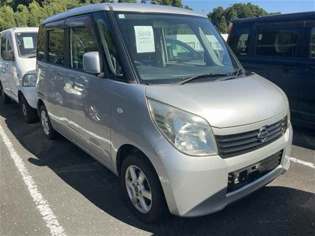 2010 Nissan Roox Japan auction vehicle