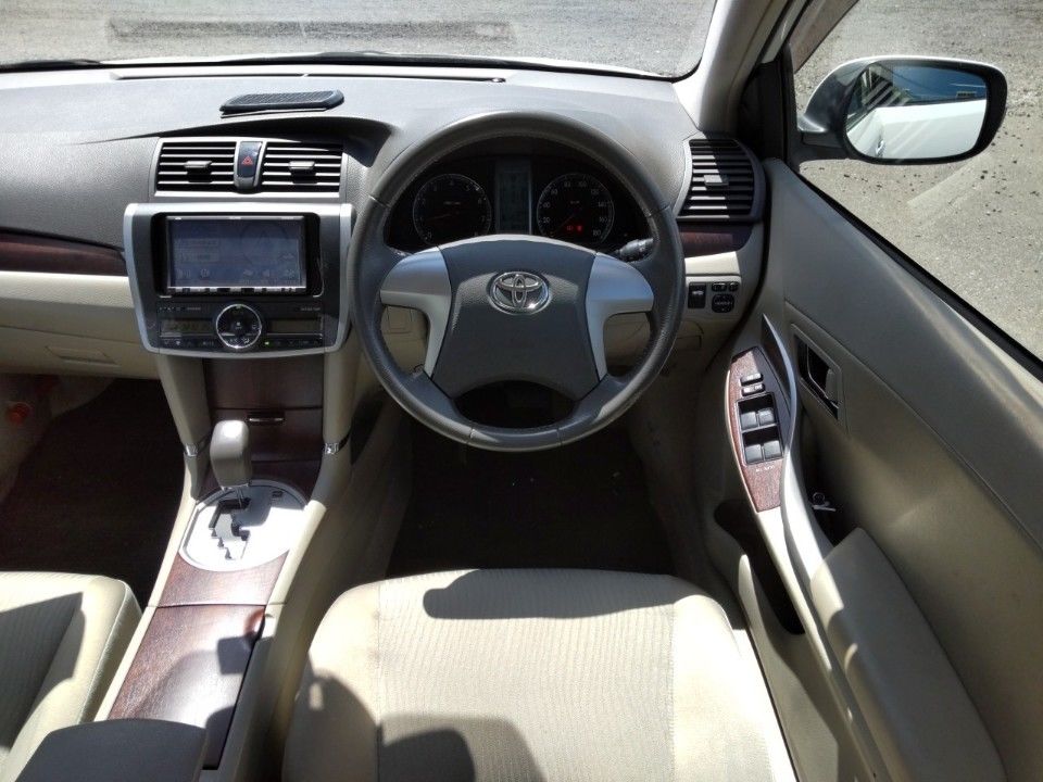 2011 Toyota Premio auction photo 3