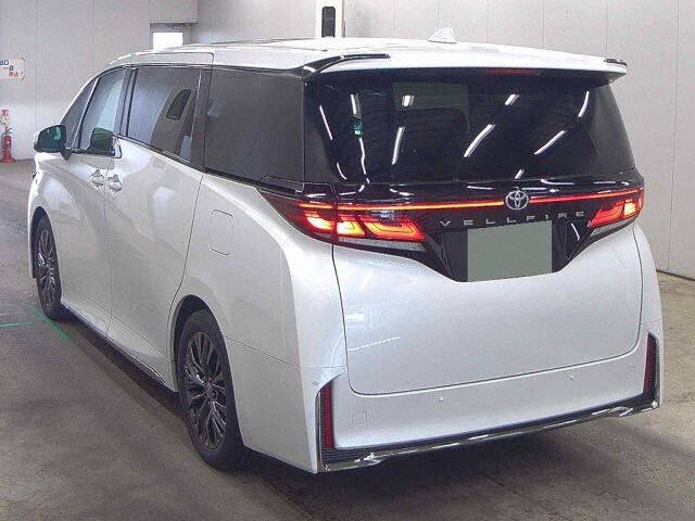 2025 Toyota Vellfire Z Premier auction photo 2